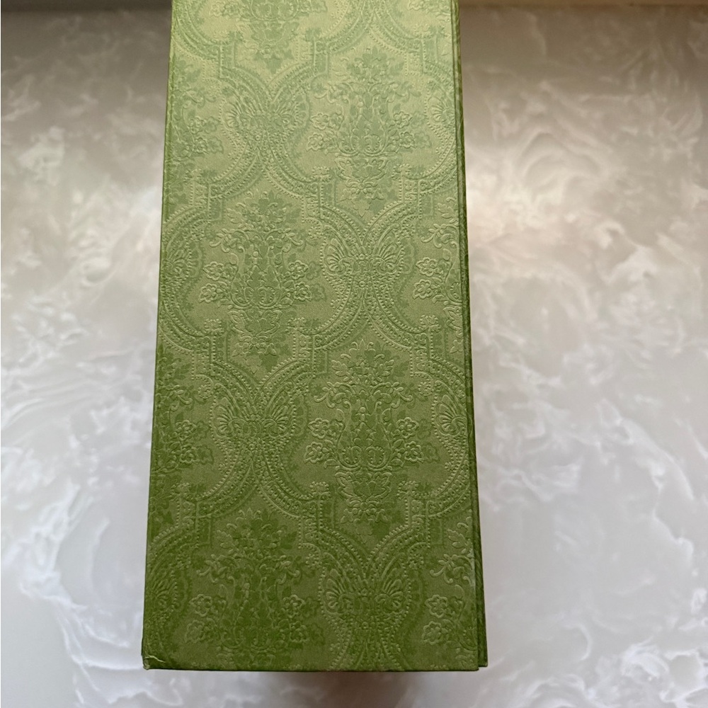 Gucci Olive Green Patterned Gift Box with Black Logo - Picture 2 of 8